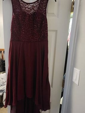 Women's Lace Bodice Burgundy High-Low Dress - M